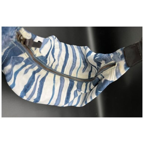 EUC-Tano Handbags - Soft Italian Leather Half Moon Hobo w/Whipped Stitch Handle - Picture 8 of 14